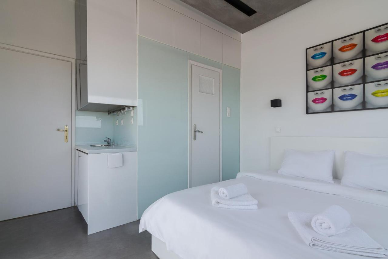 Apartment With Terrace In Пирея Екстериор снимка
