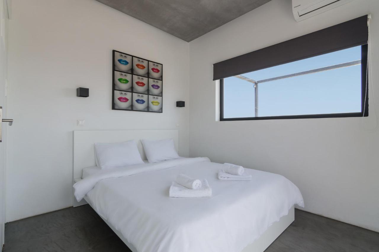 Apartment With Terrace In Пирея Екстериор снимка