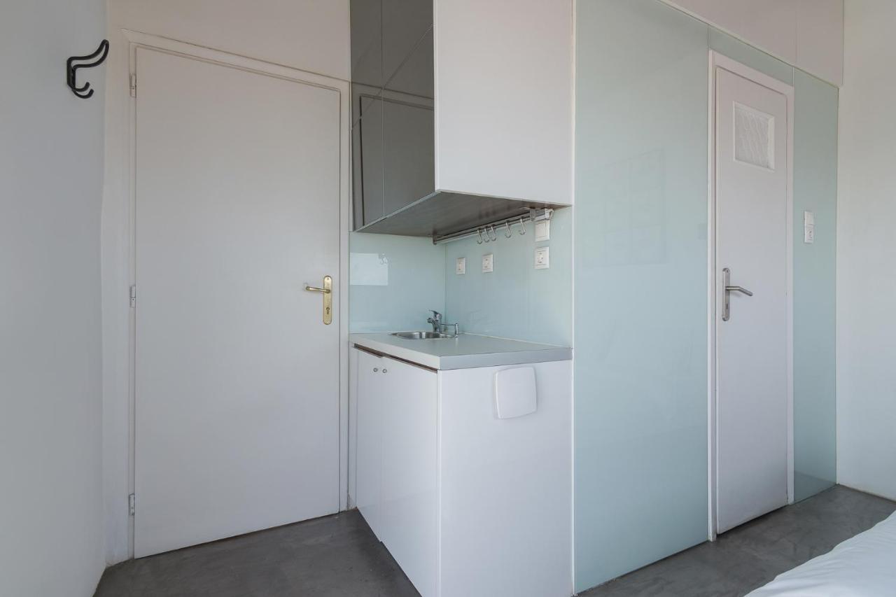 Apartment With Terrace In Пирея Екстериор снимка