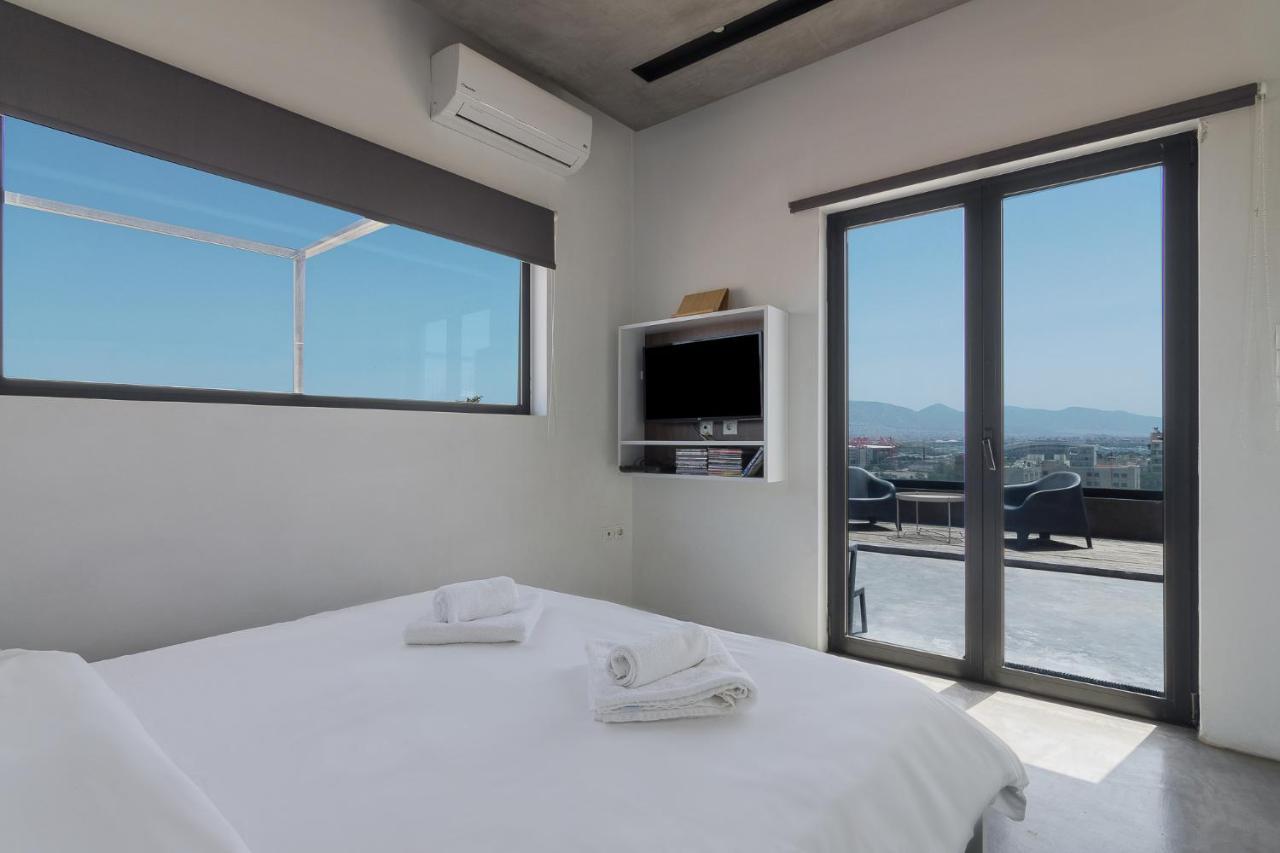 Apartment With Terrace In Пирея Екстериор снимка